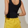 Close-fitting elastic V-neck vest